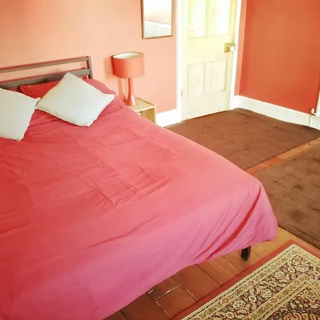 Fernleigh Homestay *